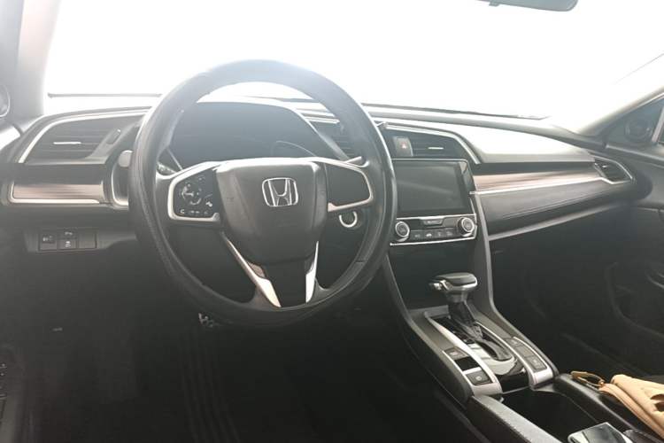 Used Honda Civic 2019 220TURBO CVT Ignition Edition China VI Emission Standard Center Console