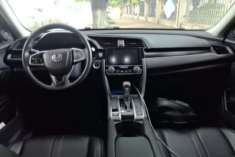 Used Honda Civic 2019 180TURBO CVT Shangdong Edition China VI Center Console