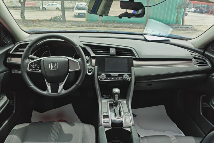 Used Honda Civic 2019 220TURBO CVT Dynamic Edition China VI Center Console