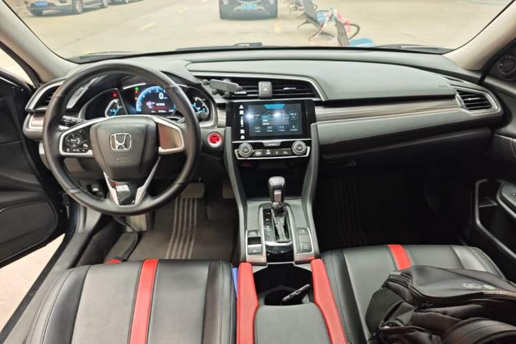 Used Honda Civic 2019 220TURBO CVT Dynamic Edition China VI Center Console