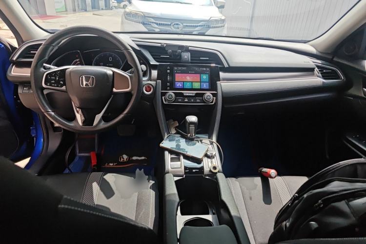 Used Honda Civic 2019 220TURBO CVT Dynamic Edition China VI Center Console
