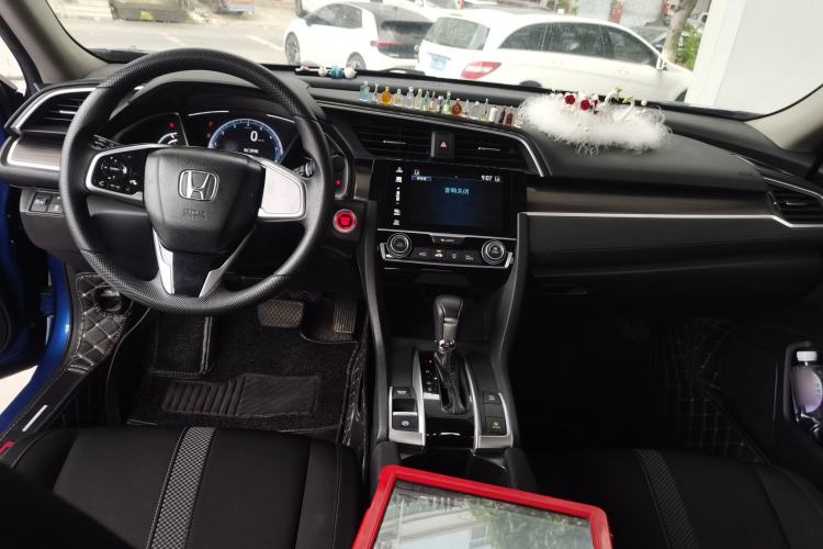 Used Honda Civic 2019 220TURBO CVT Dynamic Edition China VI Center Console