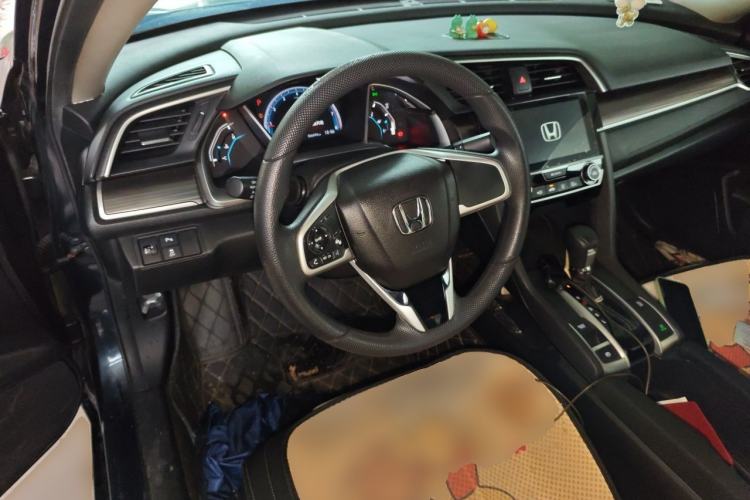 Used Honda Civic 2019 220TURBO CVT Dynamic Edition China VI Center Console