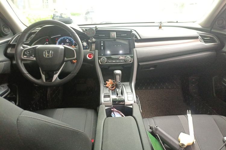 Used Honda Civic 2019 220TURBO CVT Dynamic Edition China VI Center Console