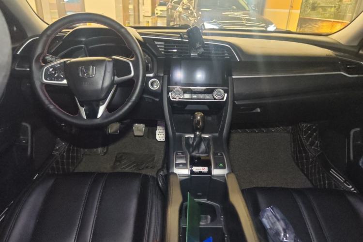Used Honda Civic 2019 220TURBO Manual Jinkong Edition China VI Center Console