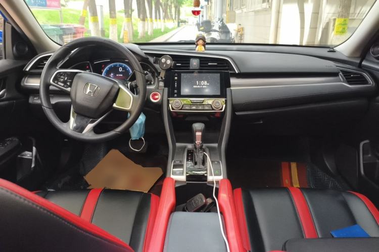 Used Honda Civic 2019 220TURBO CVT Dynamic Edition China VI Center Console