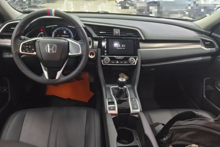 Used Honda Civic 2019 220TURBO Manual Jinkong Edition China VI Center Console