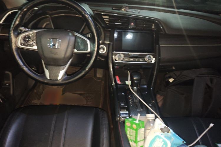 Used Honda Civic 2019 220TURBO CVT Dynamic Edition China VI Center Console
