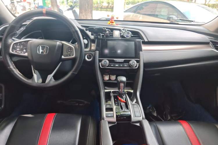 Used Honda Civic 2019 220TURBO CVT Dynamic Edition China VI Center Console
