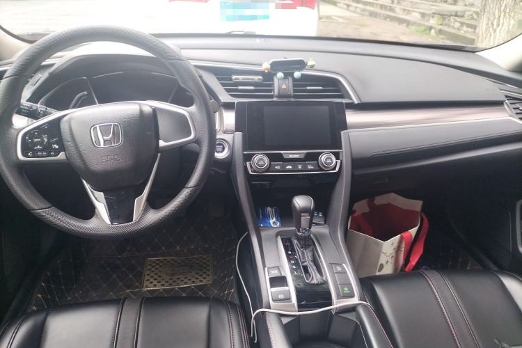 Used Honda Civic 2019 220TURBO CVT Dynamic Edition China VI Center Console