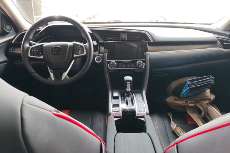 Used Honda Civic 2019 220TURBO CVT Dynamic Edition China VI Center Console