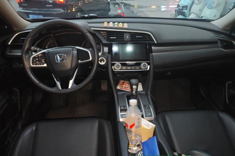 Used Honda Civic 2019 220TURBO CVT Dynamic Edition China VI Center Console