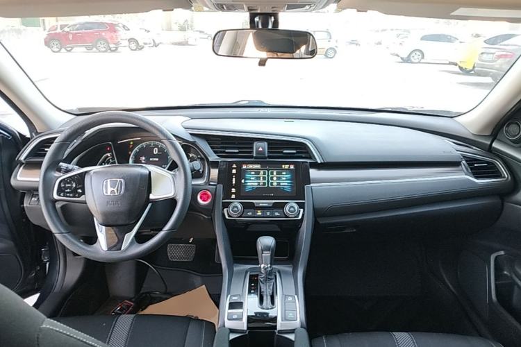 Used Honda Civic 2019 220TURBO CVT Dynamic Edition China VI Center Console