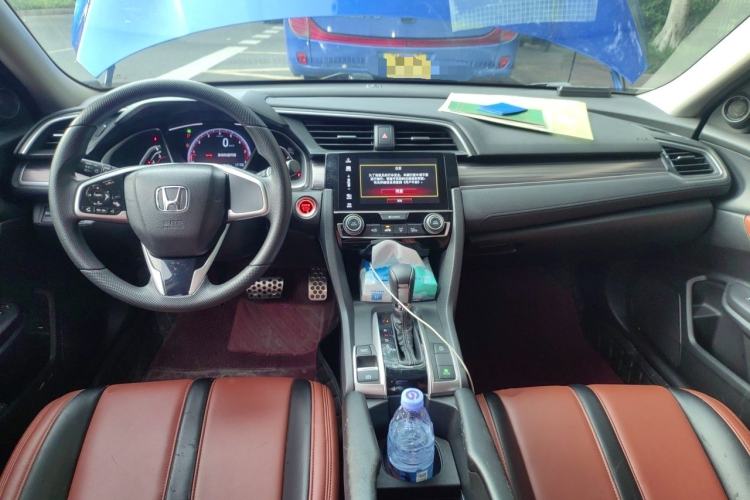 Used Honda Civic 2019 220TURBO CVT Dynamic Edition China V Emission Standard Center Console