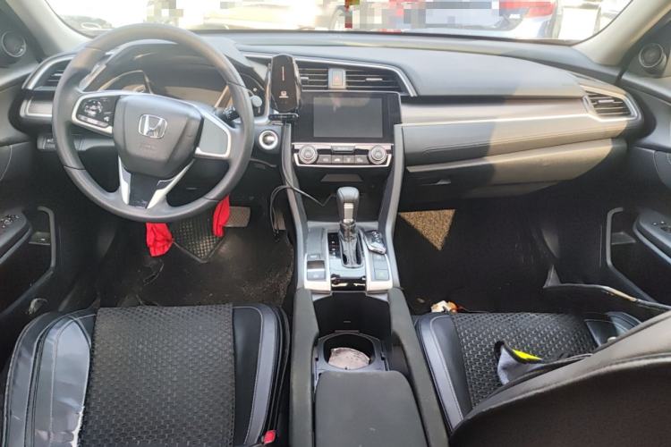 Used Honda Civic 2019 220TURBO CVT Dynamic Edition China VI Center Console