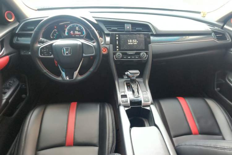 Used Honda Civic 2019 220TURBO CVT Dynamic Edition China VI Center Console