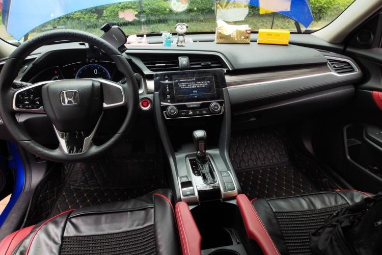 Used Honda Civic 2019 220TURBO CVT Dynamic Edition China VI Center Console