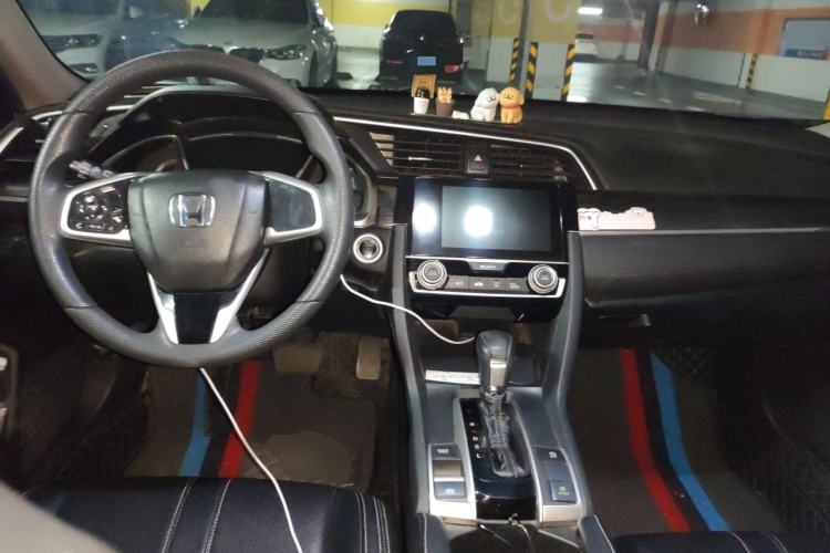 Used Honda Civic 2019 220TURBO CVT Dynamic Edition China VI Center Console