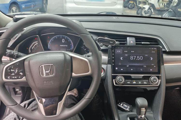 Used Honda Civic 2019 220TURBO CVT Dynamic Edition China VI Center Console