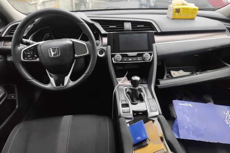 Used Honda Civic 2019 220TURBO Manual Jinkong Edition China VI Center Console