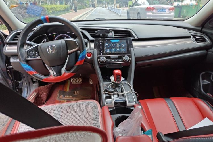 Used Honda Civic 2019 220TURBO CVT Dynamic Edition China VI Emission Standard Center Console