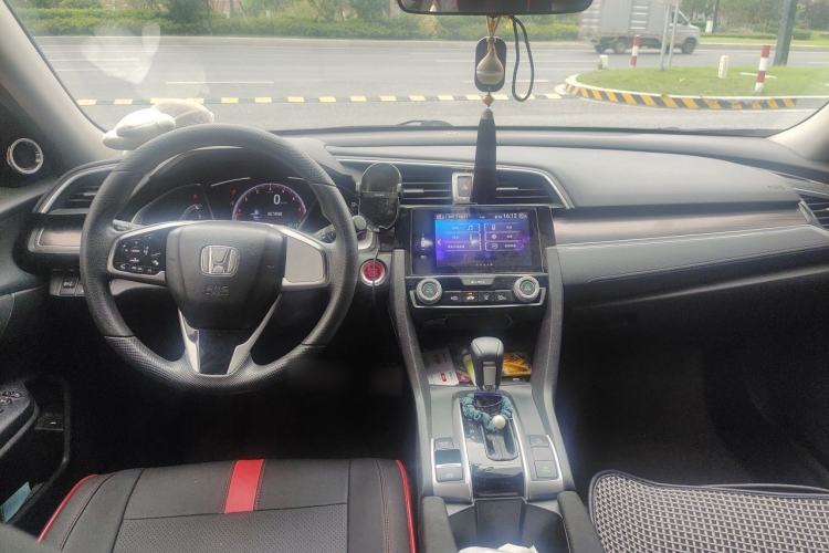 Used Honda Civic 2019 220TURBO CVT Dynamic Edition China VI Emission Standard Center Console