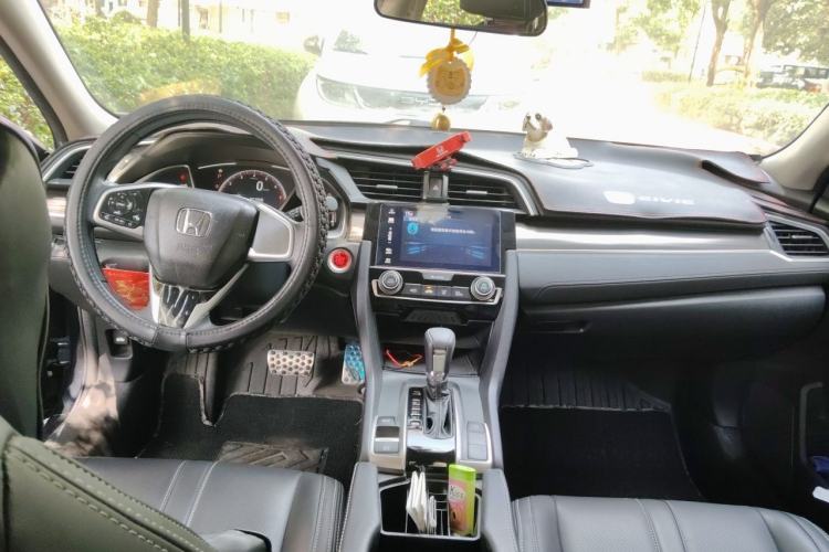 Used Honda Civic 2019 220TURBO CVT Dynamic Edition China VI Emission Standard Center Console