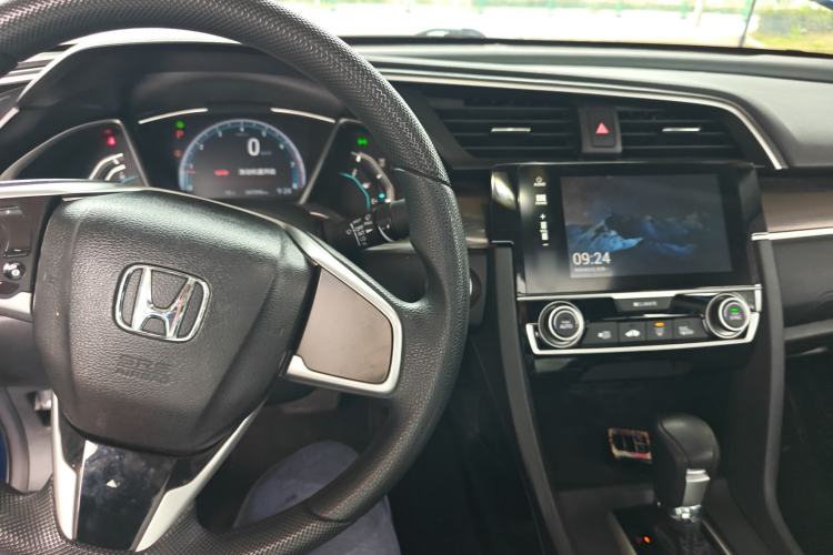 Used Honda Civic 2019 220TURBO CVT Dynamic Edition China VI Center Console