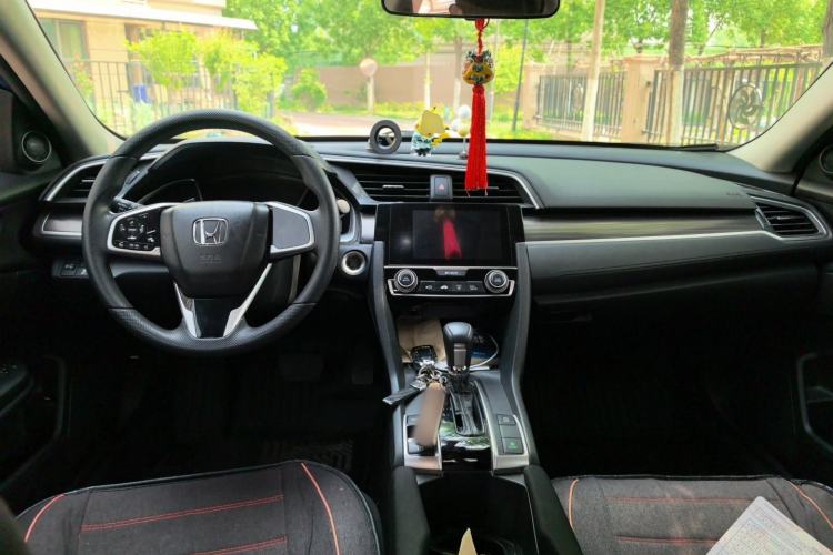 Used Honda Civic 2019 220TURBO CVT Dynamic Edition China VI Center Console