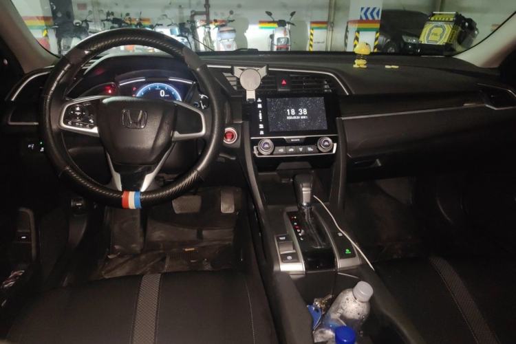 Used Honda Civic 2019 220TURBO CVT Dynamic Edition China VI Center Console