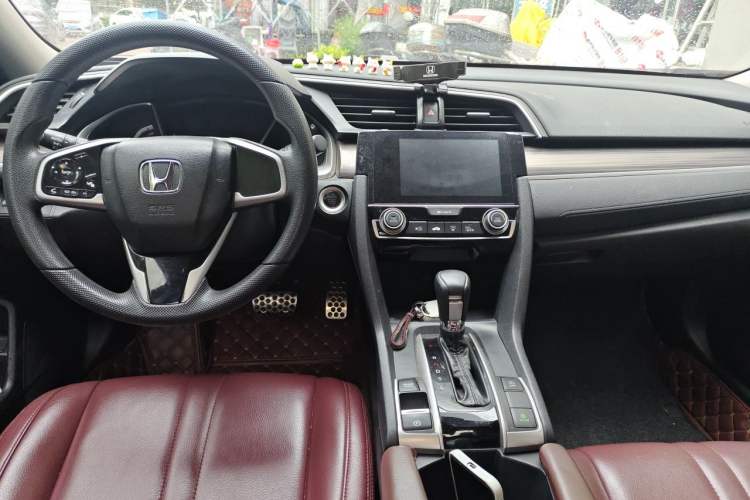Used Honda Civic 2019 220TURBO CVT Dynamic Edition China VI Emission Standard Center Console