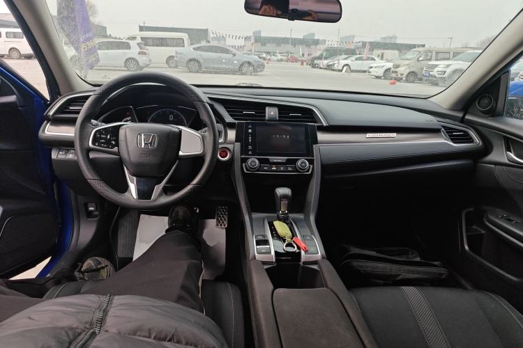 Used Honda Civic 2019 220TURBO CVT Dynamic Edition China VI Emission Standard Center Console