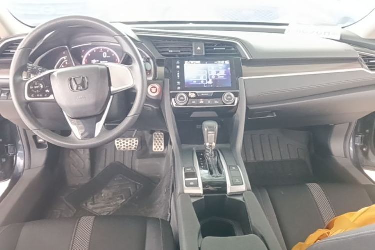 Used Honda Civic 2019 220TURBO CVT Dynamic Edition China VI Emission Standard Center Console