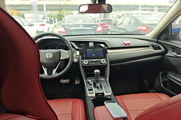 Used Honda Civic 2019 220TURBO CVT Dynamic Edition China VI Emission Standard Center Console
