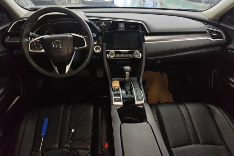 Used Honda Civic 2019 220TURBO CVT Dynamic Edition China VI Center Console