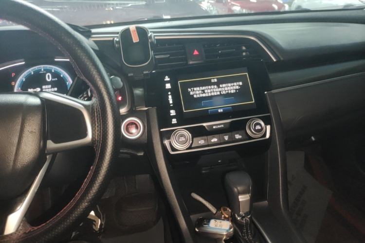 Used Honda Civic 2019 220TURBO CVT Dynamic Edition China VI Center Console