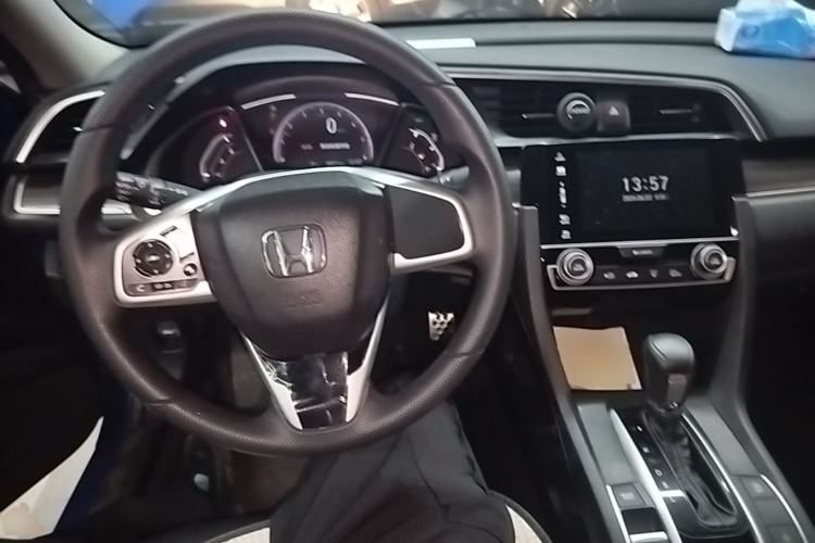 Used Honda Civic 2019 220TURBO CVT Dynamic Edition China VI Emission Standard Center Console