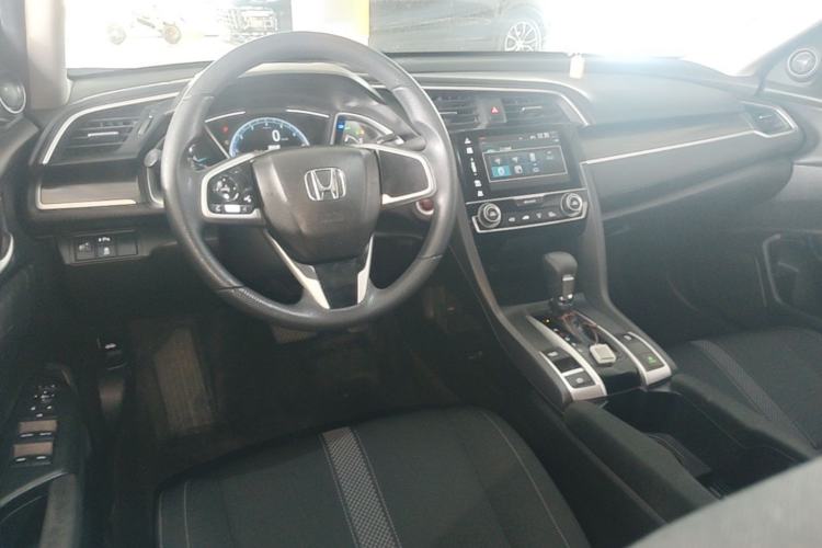 Used Honda Civic 2019 220TURBO CVT Dynamic Edition China VI Center Console