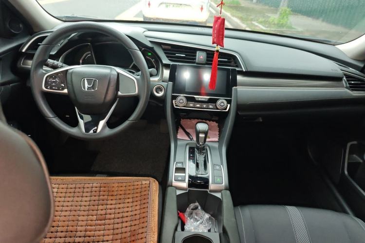 Used Honda Civic 2019 220TURBO CVT Dynamic Edition China VI Center Console