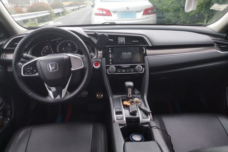Used Honda Civic 2019 220TURBO CVT Dynamic Edition China VI Emission Standard Center Console