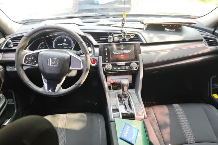 Used Honda Civic 2019 220TURBO CVT Dynamic Edition China V Center Console