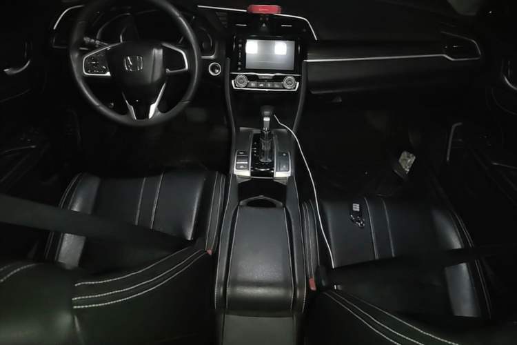 Used Honda Civic 2019 220TURBO CVT Dynamic Edition China VI Center Console