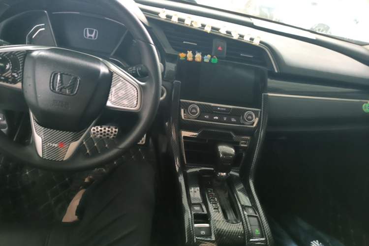Used Honda Civic 2019 220TURBO CVT Dynamic Edition China VI Emission Standard Center Console