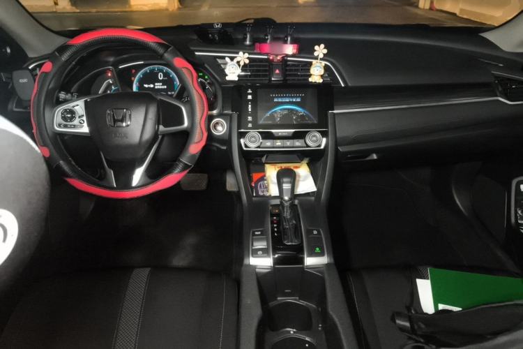 Used Honda Civic 2019 220TURBO CVT Dynamic Edition China VI Center Console