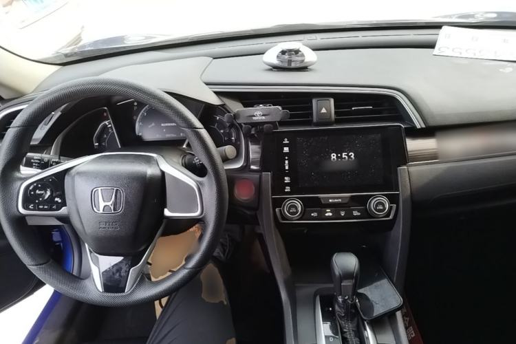 Used Honda Civic 2019 220TURBO CVT Dynamic Edition China VI Center Console