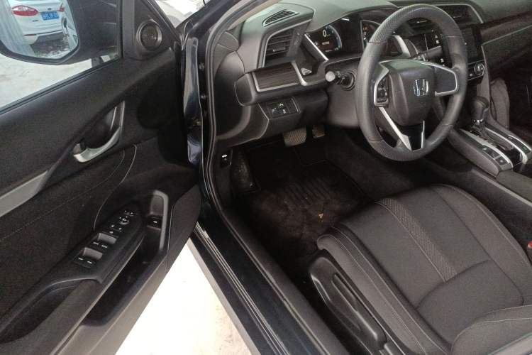 Used Honda Civic 2019 220TURBO CVT Dynamic Edition China VI Driver Seat