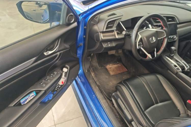 Used Honda Civic 2019 220TURBO CVT Dynamic Edition China VI Driver Seat