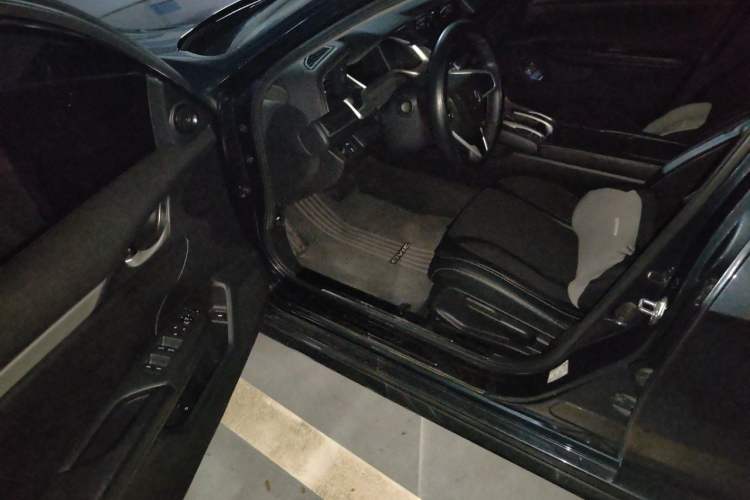 Used Honda Civic 2019 220TURBO CVT Ignition Edition China VI Emission Standard Driver Seat