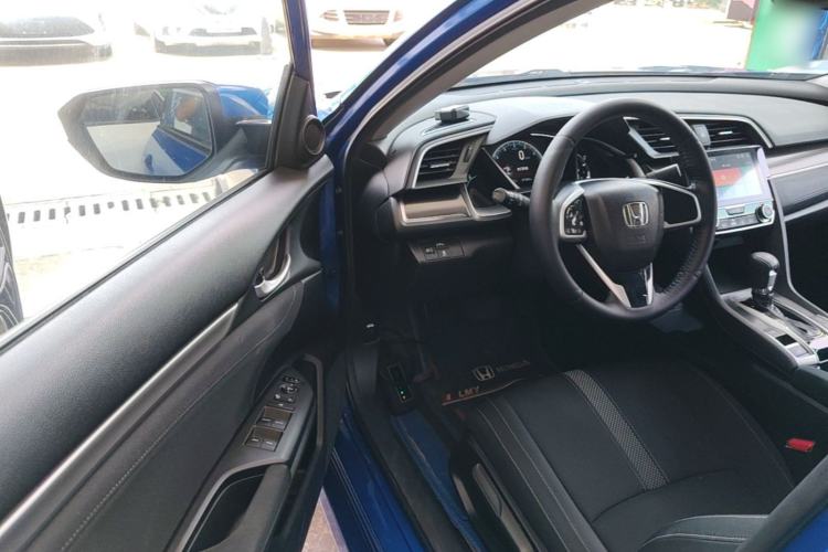Used Honda Civic 2019 220TURBO CVT Dynamic Edition China VI Driver Seat