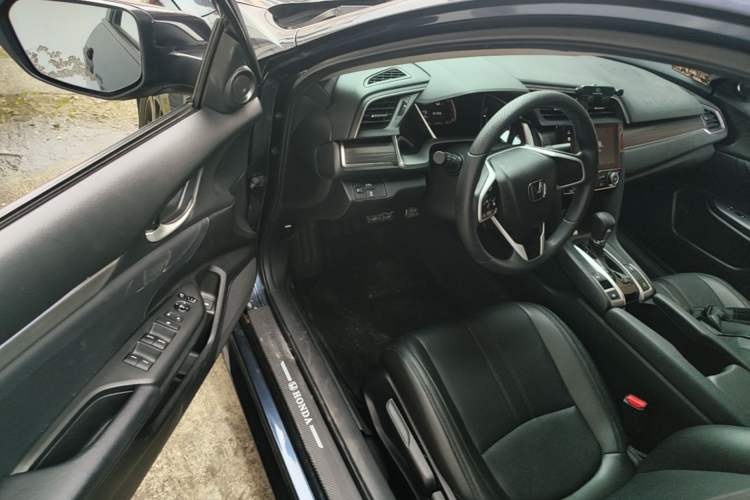Used Honda Civic 2019 220TURBO CVT Dynamic Edition China VI Emission Standard Driver Seat